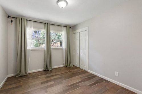 5204 Creekline Dr, Austin TX  78745-2227 exterior