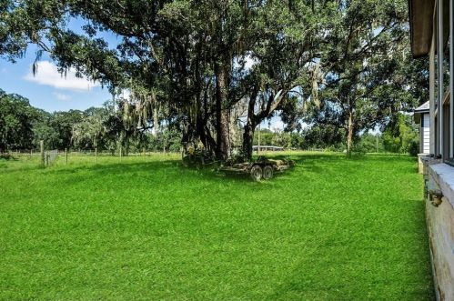 21611 Chenango Lake Dr, Angleton TX 77515-6664 exterior