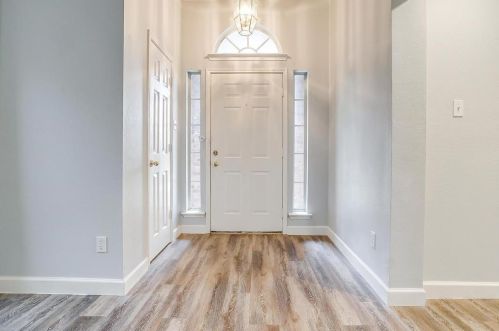 1945 Reddenson Ct, Carrollton TX  75010-3203 exterior