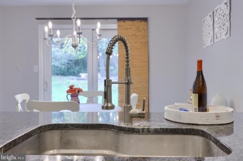 230 Parklawn Ct, Lancaster PA  17601-2660 exterior