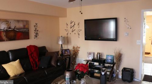 1156 33 St, Camden NJ  08105-4305 exterior