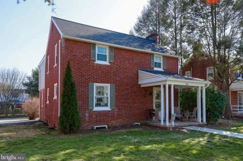 946 Salisbury Ct, Lancaster PA  17601-5164 exterior