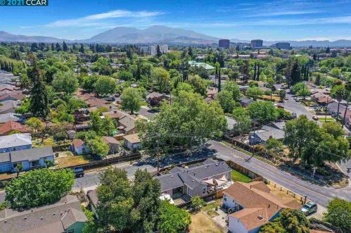2704 Birch Ave, Concord CA  94520-1716 exterior