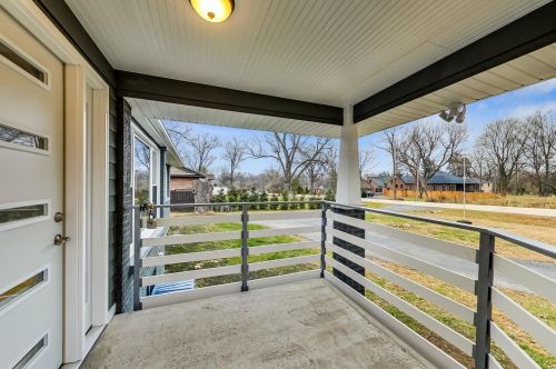 8 Willow Rd, Wheeling, IL 60090-6759