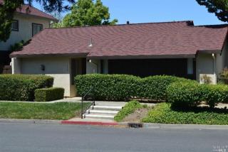 133 Fairoaks Dr, Vacaville, CA 95688-5319