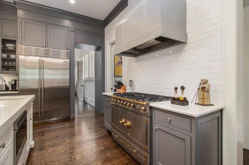 271 Hillside Dr, Atlanta GA  30342-3623 exterior