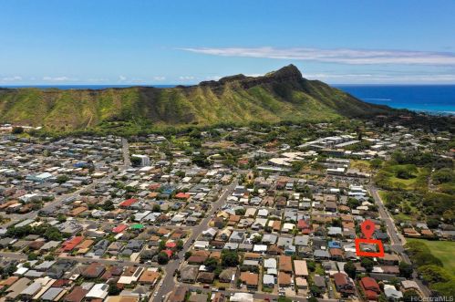 3008 Hinano St, Honolulu, HI 96815-6321