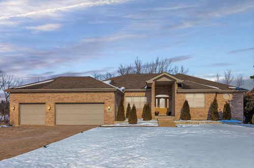 25924 Cambridge Dr, Crete, IL 60417-4692