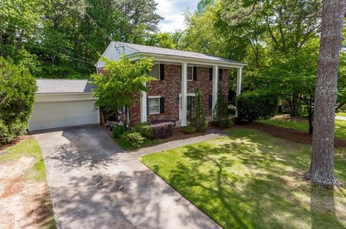 2704 Sunny Ln, Marietta, GA 30067-6728