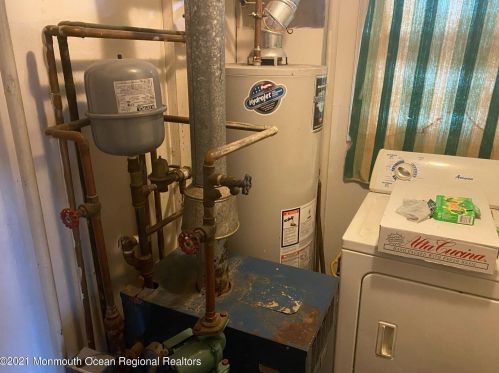 1104 Sewall Ave, Tinton Falls NJ 07712-6450 exterior