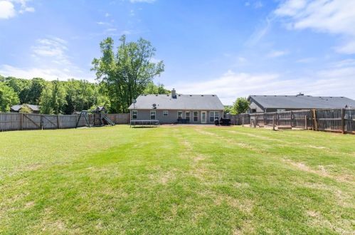 414 Lake Vista Dr, Jefferson GA  30549-4619 exterior