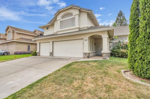 8702 White Peacock Way, Elk Grove, CA 95624-3701