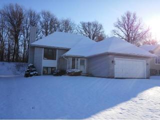 510 Glacier Ln, Minneapolis MN  55446-2722 exterior