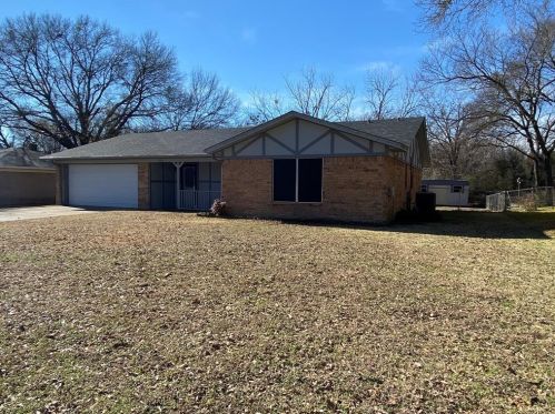 1433 Southland St, Sulphur Springs, TX 75482-4709