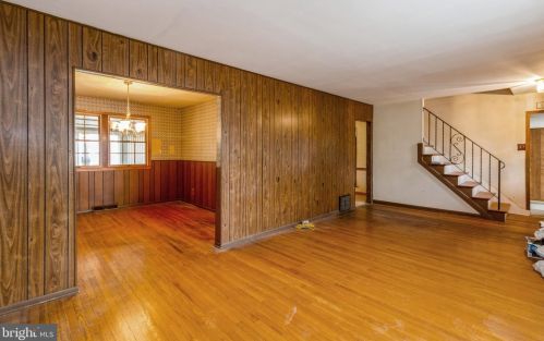 303 Wilson Ave, Beverly, NJ 08010-1827