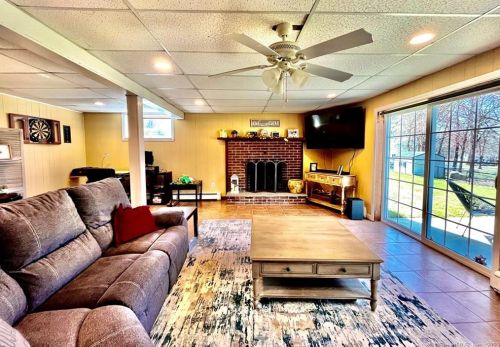23 Birchwood Dr, Killingly CT  06241-2200 exterior
