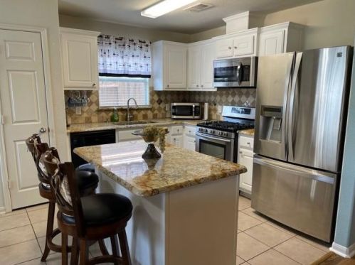 612 Misty Mountain Dr, Fort Worth TX  76140-7532 exterior