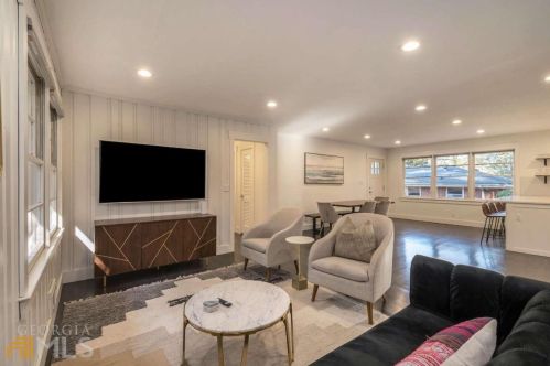4011 Arden Way, Atlanta GA  30342-3954 exterior
