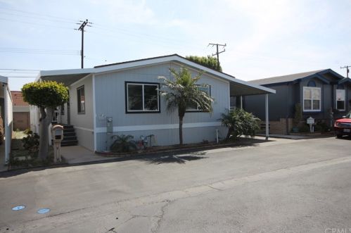 330 Magpie Ln, Santa Ana CA  92708-5822 exterior