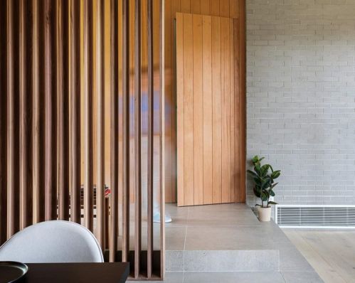 2721 Barton Skwy, Austin TX  78704-4647 exterior