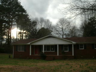 155 Fairlawn Dr, Carrollton, GA 30117-8257
