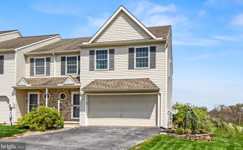 2007 Shaffer Cir, York, PA 17315-4758