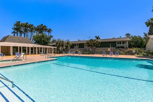 1404 Tustin Ave, Santa Ana CA 92705-8632 exterior