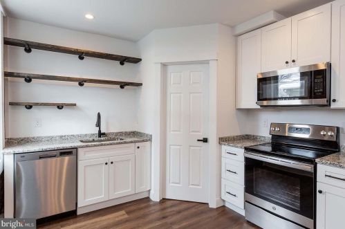 535 Strawberry St, Lancaster PA  17602-4466 exterior