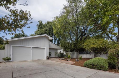 2626 South Ct, Palo Alto, CA 94306-2433