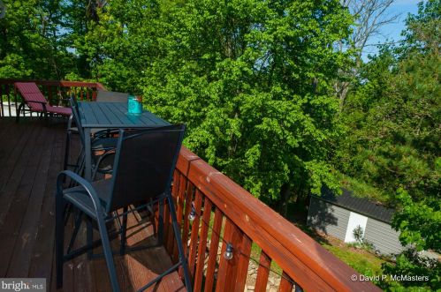 423 Shannondale Rd, Harpers Ferry WV 25425-4564 exterior