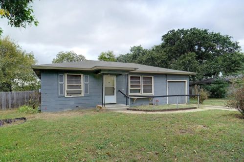 6136 Guilford St, Fort Worth, TX 76119-6622