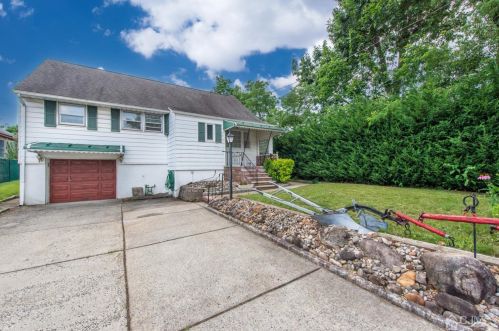 2 Federal St, Metuchen, NJ 08840-2815