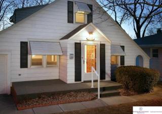 2622 69th St, Omaha, NE 68104-3806