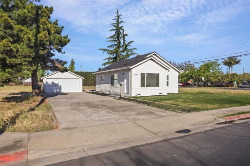 1345 Sunrise Ave, Modesto, CA 95350-5553