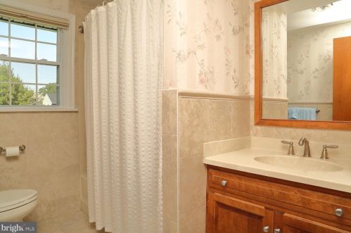 1144 Devonshire Rd, Lancaster PA  17601-1611 exterior