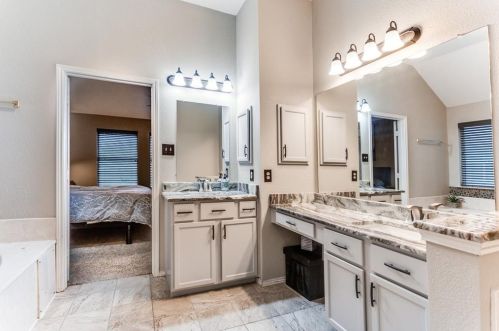 1606 Arbor Crk Dr, Garland TX  75040-8921 exterior