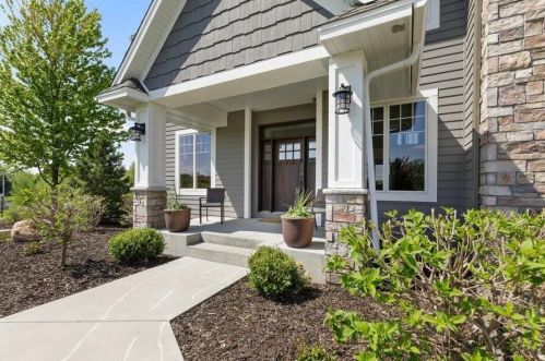 21430 Palomino Dr, Prior Lake, MN 55372-6050