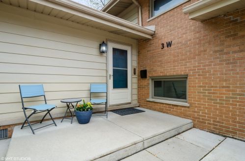 3 Sunset Rd, Mount Prospect, IL 60056-4248