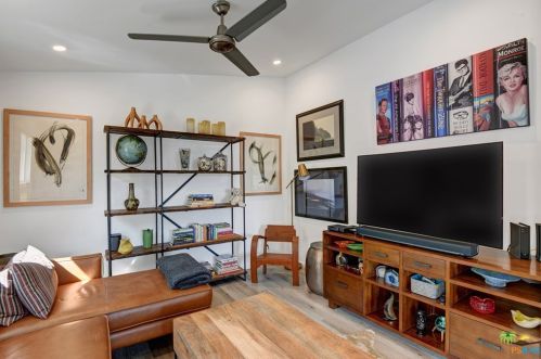 122 Pali Dr, Palm Springs, CA 92264-9060