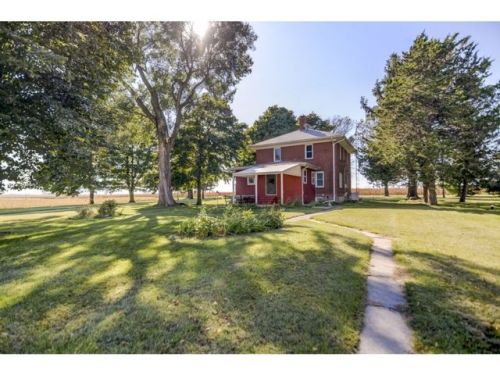 6338 Lincoln Memorial Pkwy, Warrensburg, IL 62573-2027