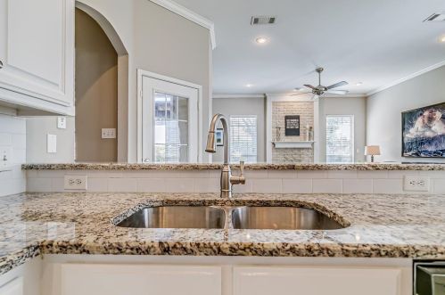 7308 Spring Oak Dr, North Richland Hills TX  76182-3708 exterior