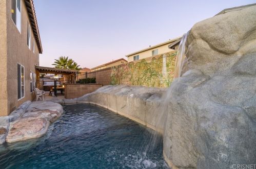 42234 Marbella St, Lancaster CA 93536 exterior