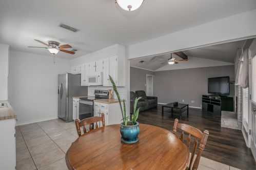 6116 Blue Spruce Cir, Fort Worth TX 76137-2135 exterior