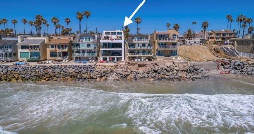 1213 Pacific St, Oceanside, CA 92054-4933