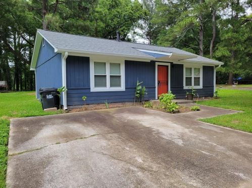 2233 Dodson Dr, Atlanta GA  30344-1051 exterior