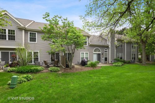 1126 Talbots Ln, Elk Grove Vlg IL  60007-7108 exterior