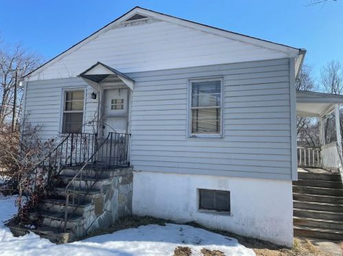 68 Brookdale St, Waterbury, CT 06716-1926