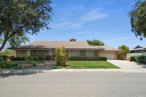 1501 Trenton Dr, Riverside, CA 92506-4053