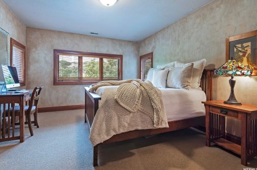 10188 Dimple Dell Ln, Sandy UT 84092-4505 exterior