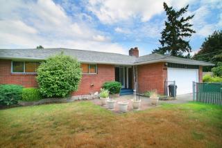 10538 Victory Ln, Seattle, WA 98125-6626